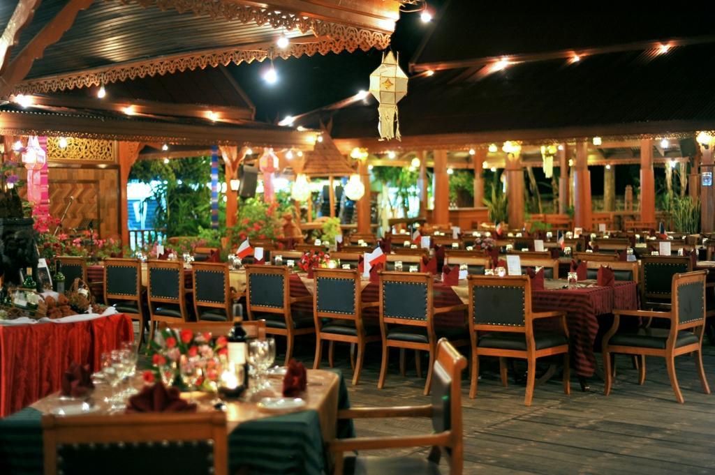 Maeyom Palace Hotel Phrae Eksteriør bilde