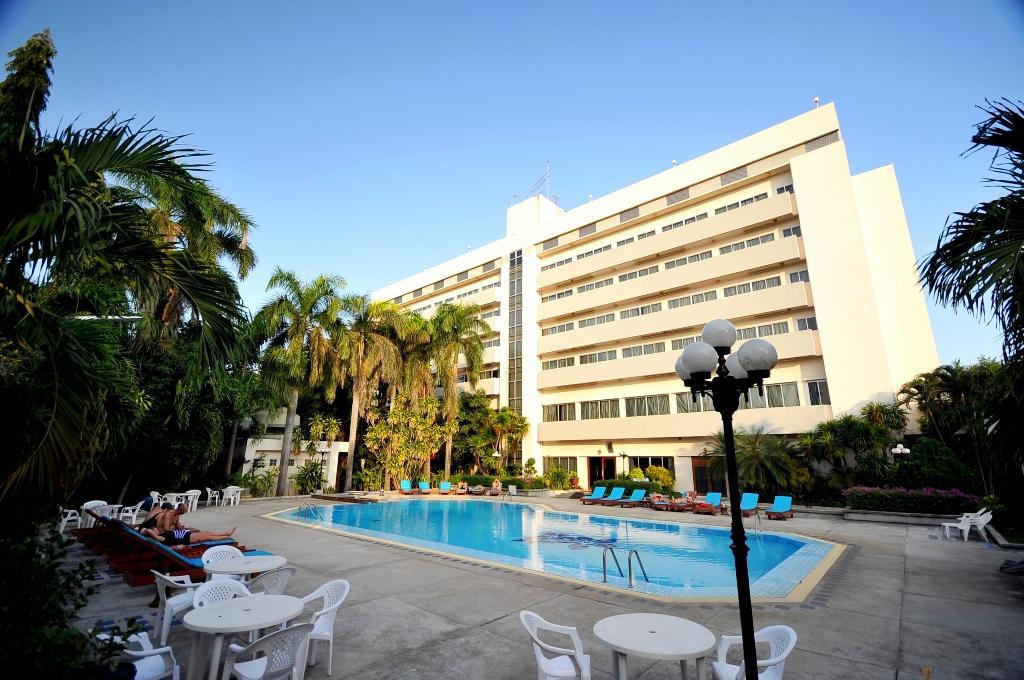 Maeyom Palace Hotel Phrae Eksteriør bilde