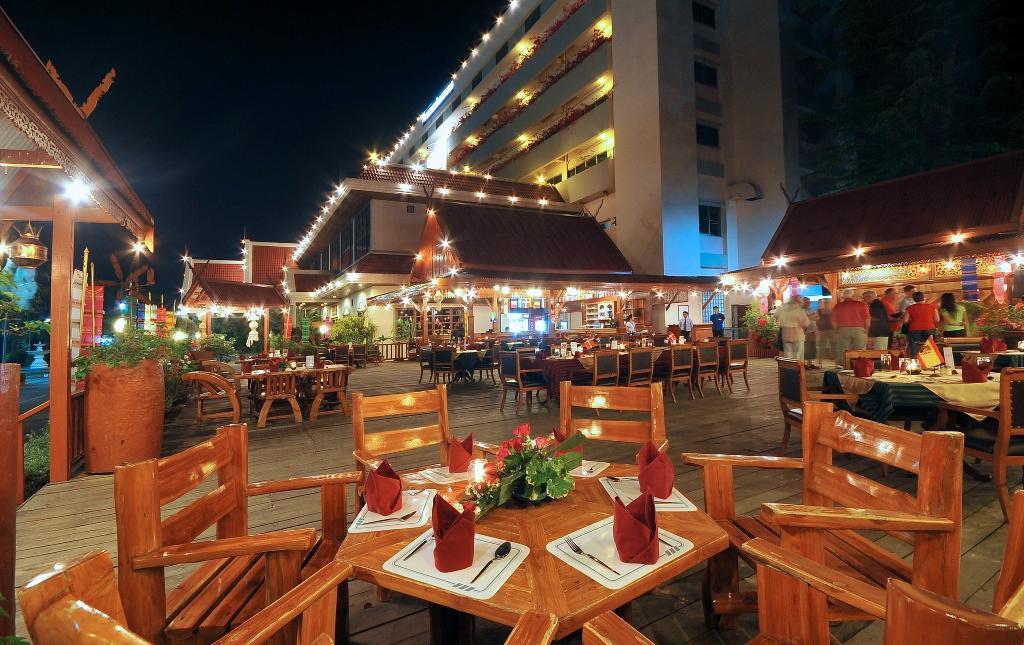 Maeyom Palace Hotel Phrae Eksteriør bilde