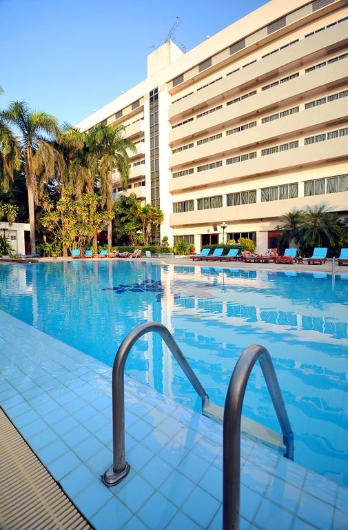 Maeyom Palace Hotel Phrae Eksteriør bilde