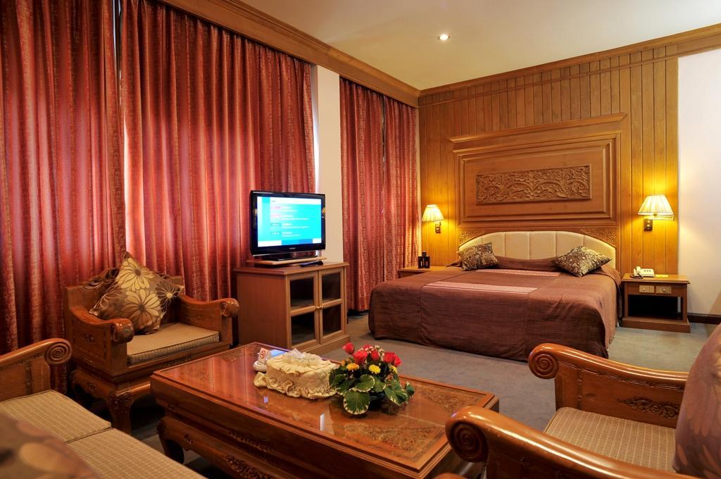 Maeyom Palace Hotel Phrae Eksteriør bilde